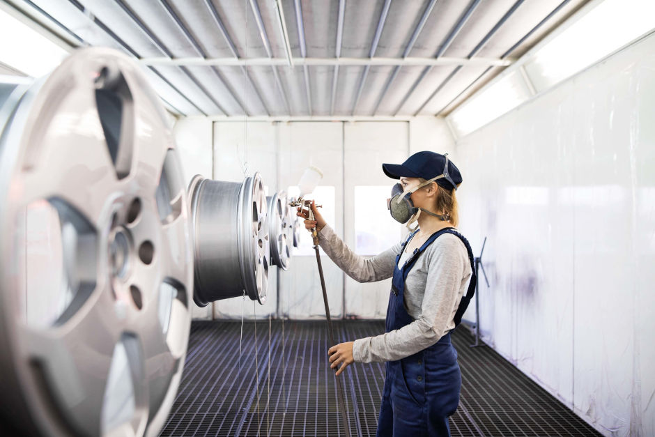 Vopsitor care vopseste jante