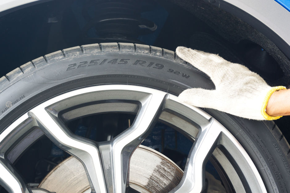 Anvelopa 225/45R19