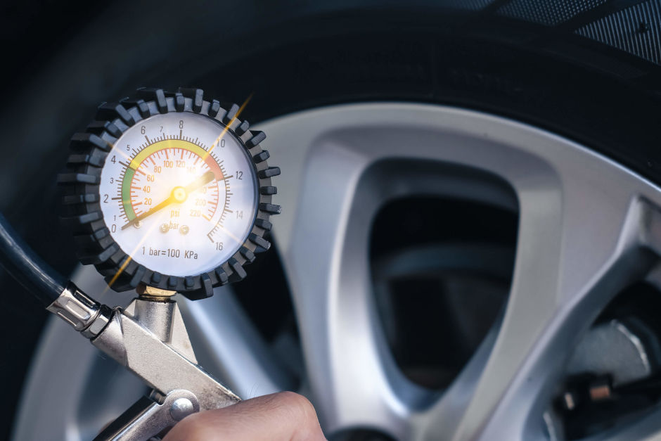 Inspectie auto - verificare presiune roti